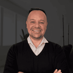 Dr. Hernán Sosa García